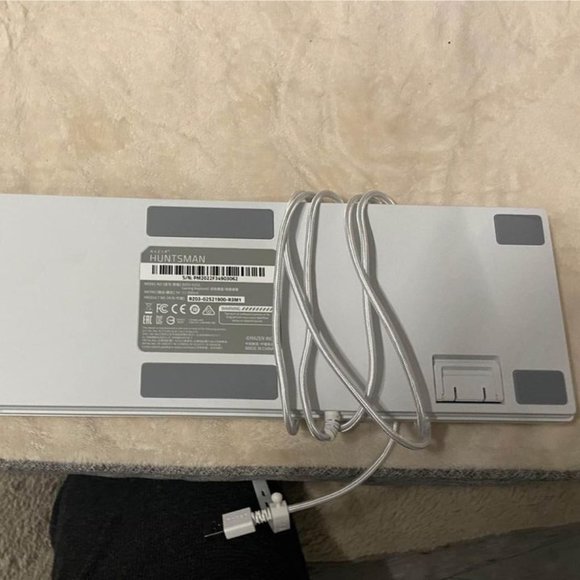 Razer Huntsman Full Size RGB 100% Full Keyboard - Picture 4 of 4